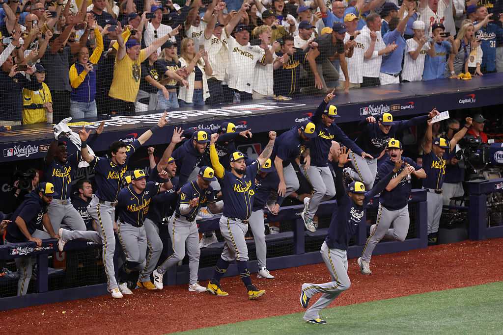 Milwaukee Brewers return home — WISN 12 Milwaukee